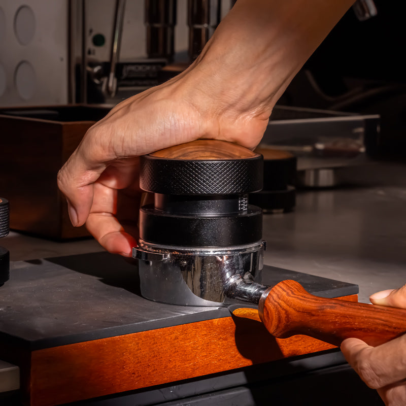 BC Self-Levelling Coffee Press Tamper Walnut