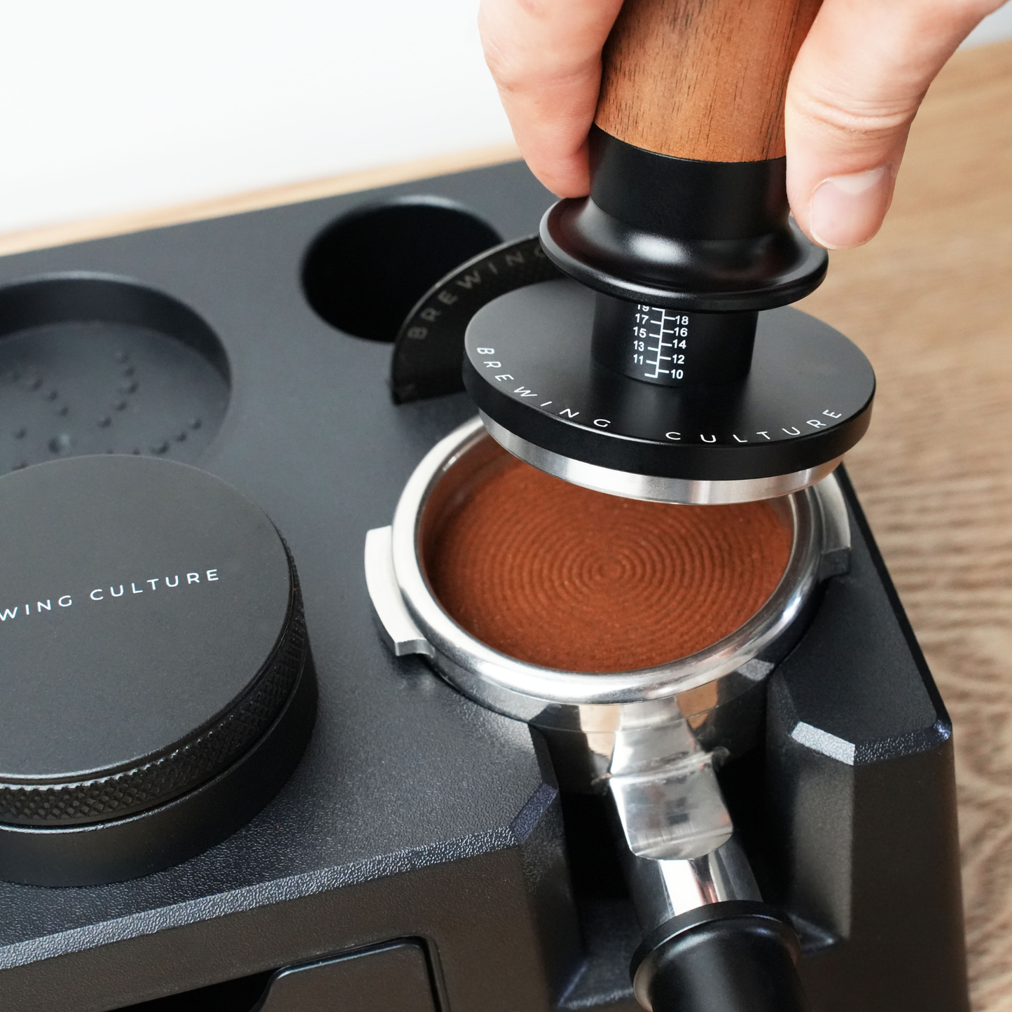 BC Auto-Levelling Tamper Black/Walnut